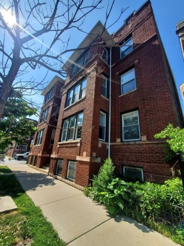 3332 Belden Ave, Chicago, IL 60647-2510