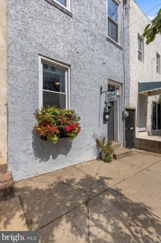 2004 Amber St, Philadelphia PA  19125-1914 exterior