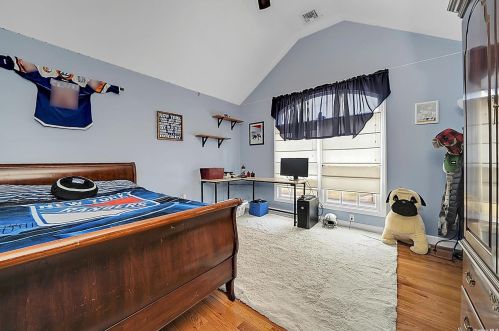 22 Lyons St, Huntington Station NY 11747-1000 exterior