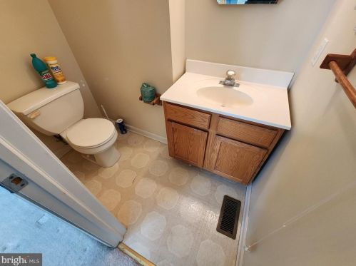 204 Summit Ave, Manor PA 19036-2440 exterior