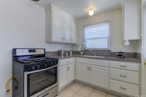 9122 Olive St, Bellflower CA 90706-4518 exterior