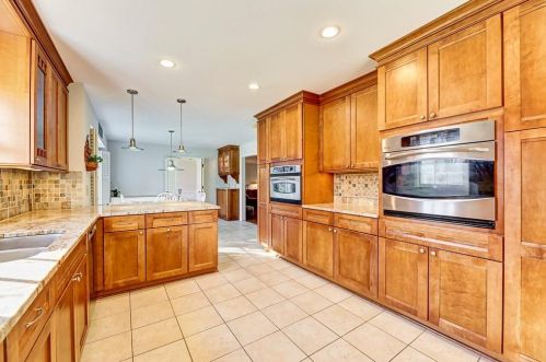 5116 Meadowlake Dr, Atlanta GA 30338-4317 exterior