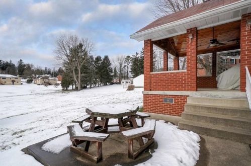 119 Windy Willows Dr, Moon Twp PA 15108-2945 exterior