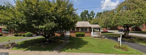 947 Warren St, Pottstown, PA 19464-4111