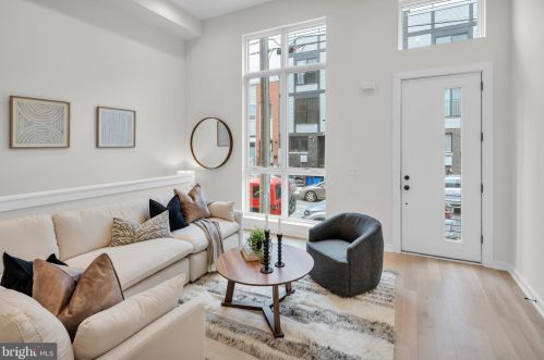 959 Marshall St, Philadelphia PA 19122 exterior