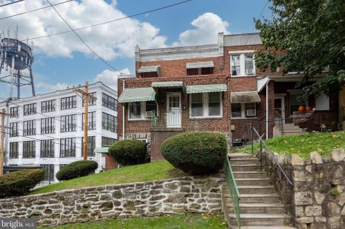 201 Hamilton Ave, Darby, PA 19023-2004
