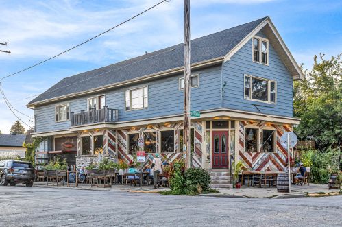 1411 Potter Ave, Milwaukee WI 53207-2115 exterior