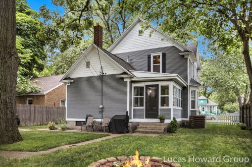 1896 5 St, Meskegon MI 49444-1009 exterior