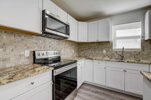 8746 Aldwick Dr, Dallas TX 75238-3420 exterior