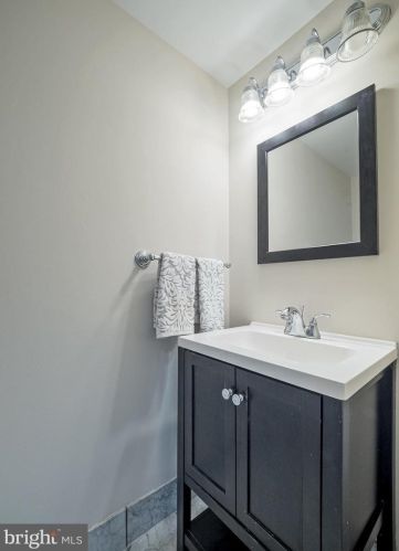 3801 Elbert Ave, Alexandria VA 22305-2058 exterior