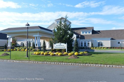 2 Arcadia Dr, Lakehurst NJ 08759-6160 exterior