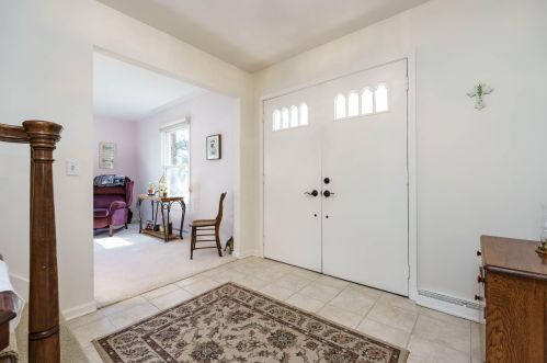 6836 Hickory Point Dr, Kalamazoo, MI 49024-3348