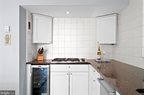 310 16th St, Philadelphia PA  19102-4907 exterior