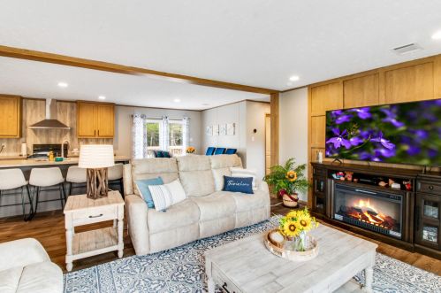 190 Woodlands Blvd, Defuniak Springs FL  32433-7278 exterior