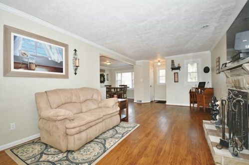 1905 Berkwood Dr, Pittsburgh PA 15243-1517 exterior