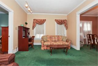 111 Cockonoe Ave, Babylon, NY 11702-1903