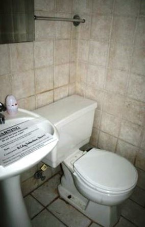 6166 Sheridan Rd, Chicago IL 60660-2836 exterior