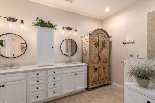 8448 Bent Creek Ct, Naples FL 34114-9400 exterior