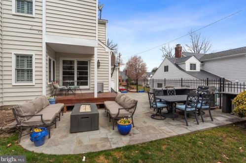 804 Enderby Dr, Alexandria VA 22302-2224 exterior