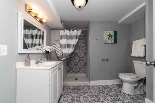 9132 Saginaw Ave, Chicago IL  60617-4150 exterior