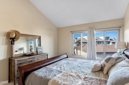 4534 Ln Brea St, Oxnard CA 93035-3931 exterior