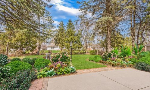 1020 Fairfield Ct, Milwaukee, WI 53217-4176