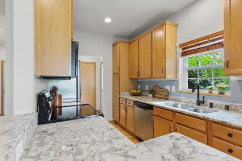 4025 Maple Grove Dr, Madison WI  53719-5906 exterior