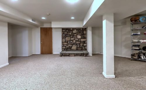 22 Ajellos Farm Rd, Seymour CT 06483-2362 exterior