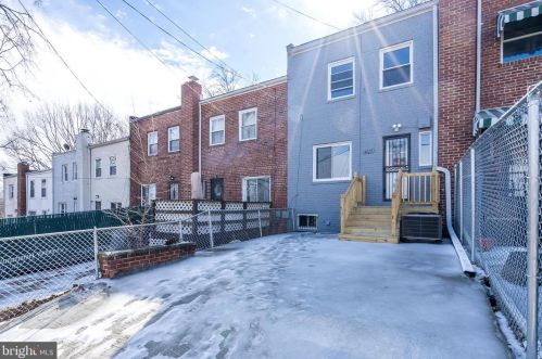 4226 Gault Pl, Washington DC 20019-8005 exterior