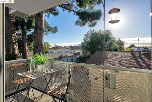 1502 10th St, Berkeley CA 94710-2376 exterior