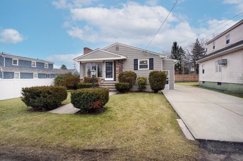 8 Ashby St, Providence RI  02919-6602 exterior