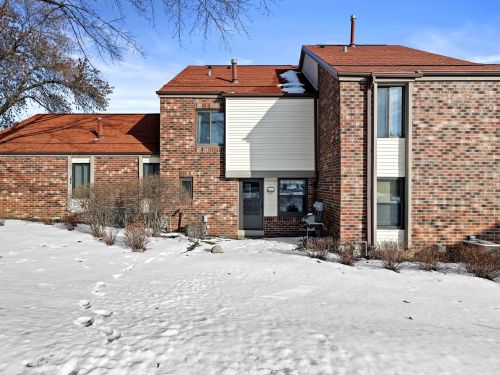 8027 94, Milwaukee WI 53214-2754 exterior