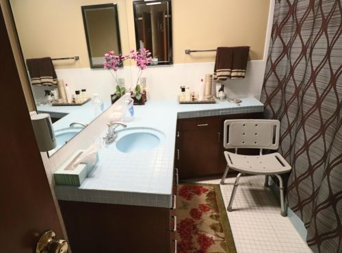 9235 Thrush Ln, Milwaukee WI 53217-1376 exterior