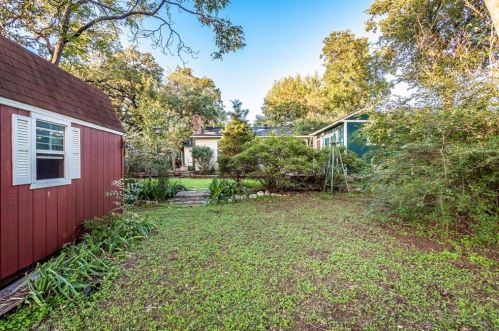 214 8 St, Irving TX 75060-5210 exterior