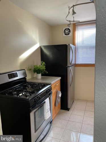 4029 Dungan St, Philadelphia PA 19124-5316 exterior