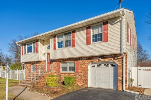 3 Brida Ct, Edison NJ  08817-3800 exterior