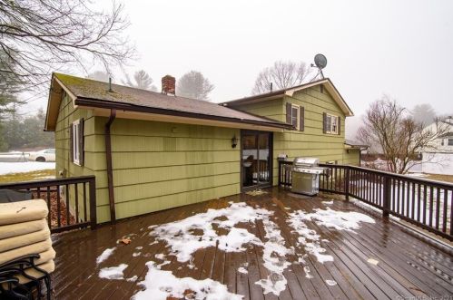 16 Seagrave St, Killingly CT 06239-4129 exterior