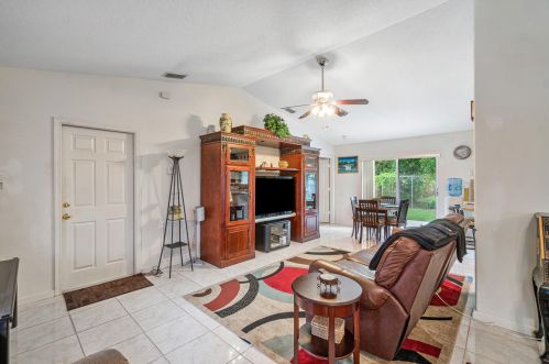 316 12 Ave, Boynton Beach FL 33435-5940 exterior