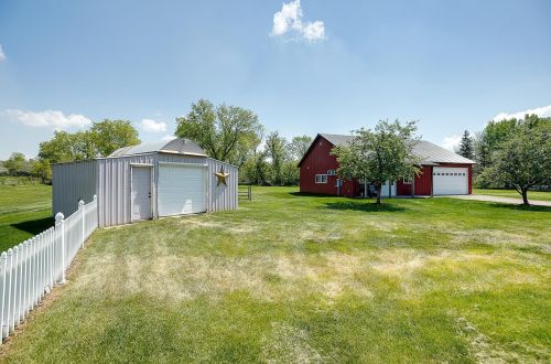 990 County Rd 92, Maple Plain MN 55359-9577 exterior