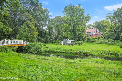 30 Brookridge Dr, Greenwich CT 06830-4830 exterior