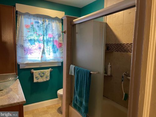 327 Bowers Ave, Runnemede NJ 08078-1323 exterior