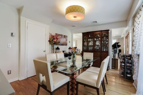 69 Kendrick Ln, Huntington Station NY 11746-7829 exterior