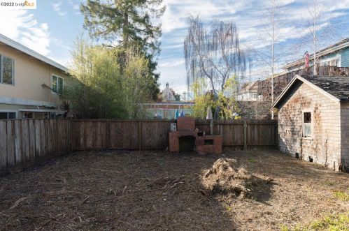 2318 Webster St, Berkeley CA 94705-2550 exterior