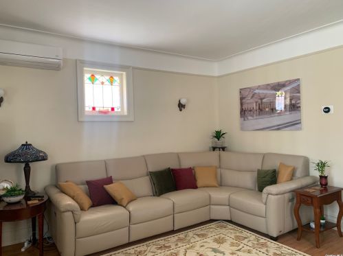 1804 Bussing Ave, Bronx NY 10466-2032 exterior