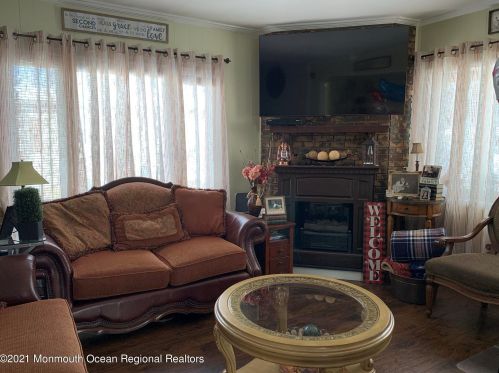 17 Southwind Cir, Jackson Twp NJ 08527-2822 exterior