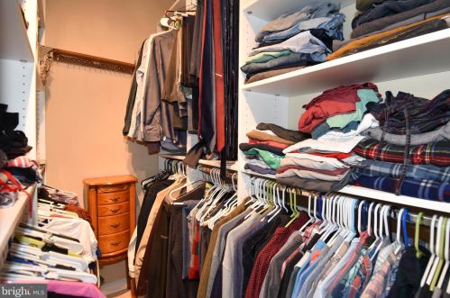 7458 Gadsby Sq, Alexandria VA 22315-5288 exterior