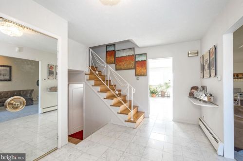 1078 Corn Crib Dr, Huntingdon Valley PA 19006-3306 exterior