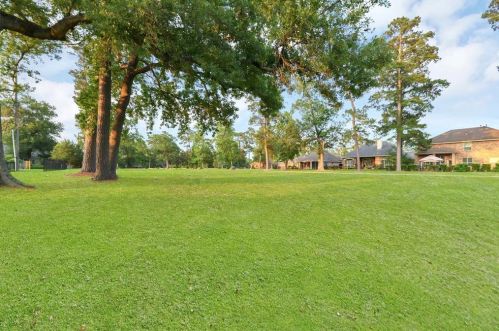 8118 12 Fairway Ln, Humble TX 77346-1716 exterior