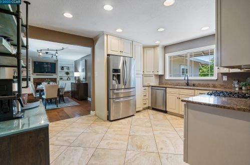 840 Madigan Ave, Concord, CA 94518-2129