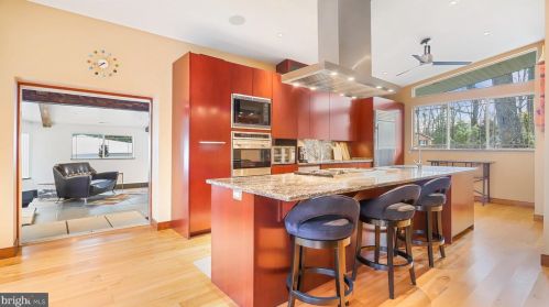 4512 Dolphin Ln, Alexandria VA 22309-3110 exterior